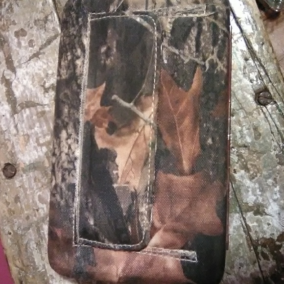 Pink & Camo Jeweled Cross Clutch/Wallet! (: - Picture 4 of 7